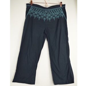 Calvin Klein Blue Cotton Capri with Embroidered Flowers